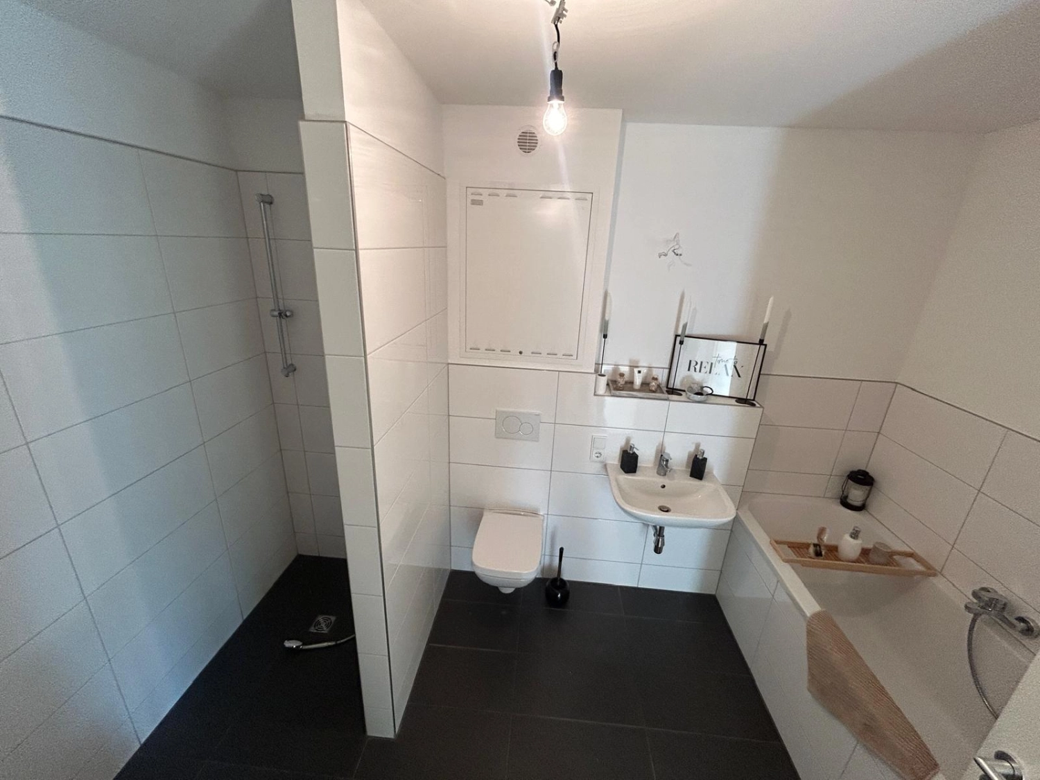 Abel&Baghai Immobilier - Moderne 2-Zimmer-Wohnung, Bad