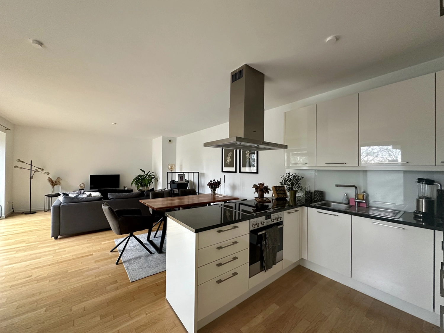 Abel&Baghai Immobilier - Moderne 2-Zimmer-Wohnung, Küche