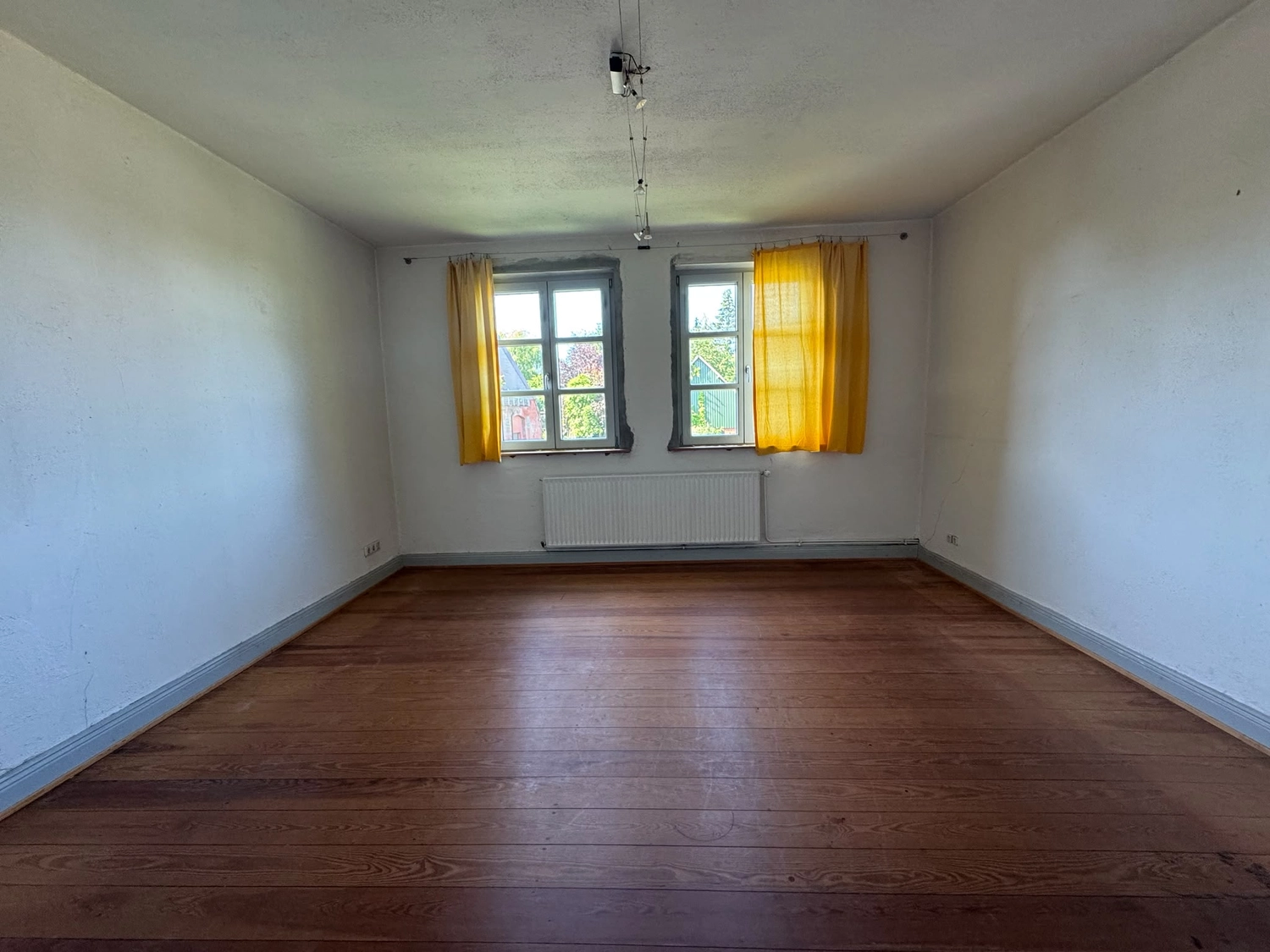 Abel & Baghai Immobilien – Ehemalige Dorfschule im Künstlerdorf Barnitz – Inspirierendes Liebhaberobjekt mit Atelierflächen, großem Grundstück und zusätzlichem Baupotenzial