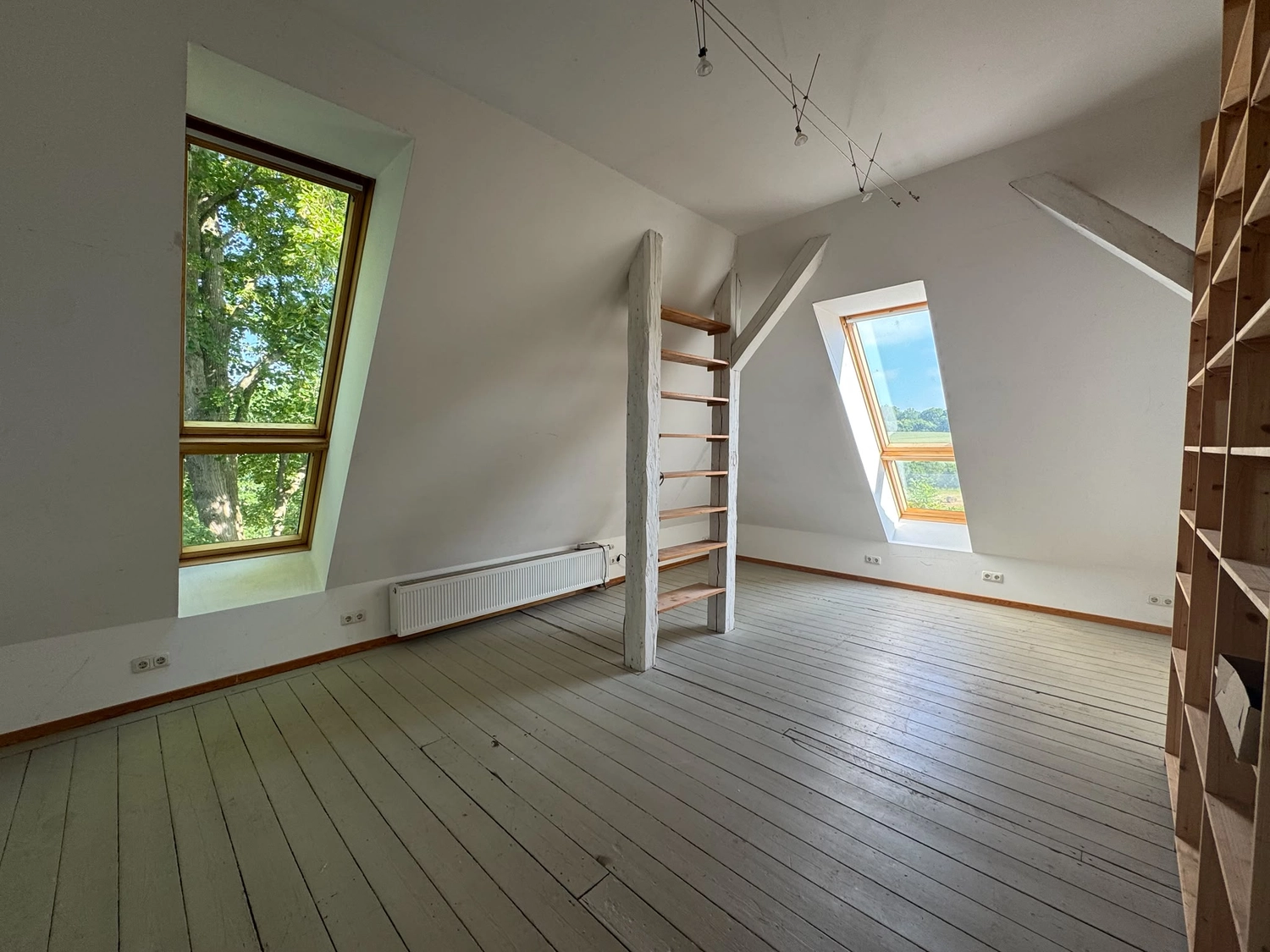 Abel & Baghai Immobilien – Ehemalige Dorfschule im Künstlerdorf Barnitz – Inspirierendes Liebhaberobjekt mit Atelierflächen, großem Grundstück und zusätzlichem Baupotenzial