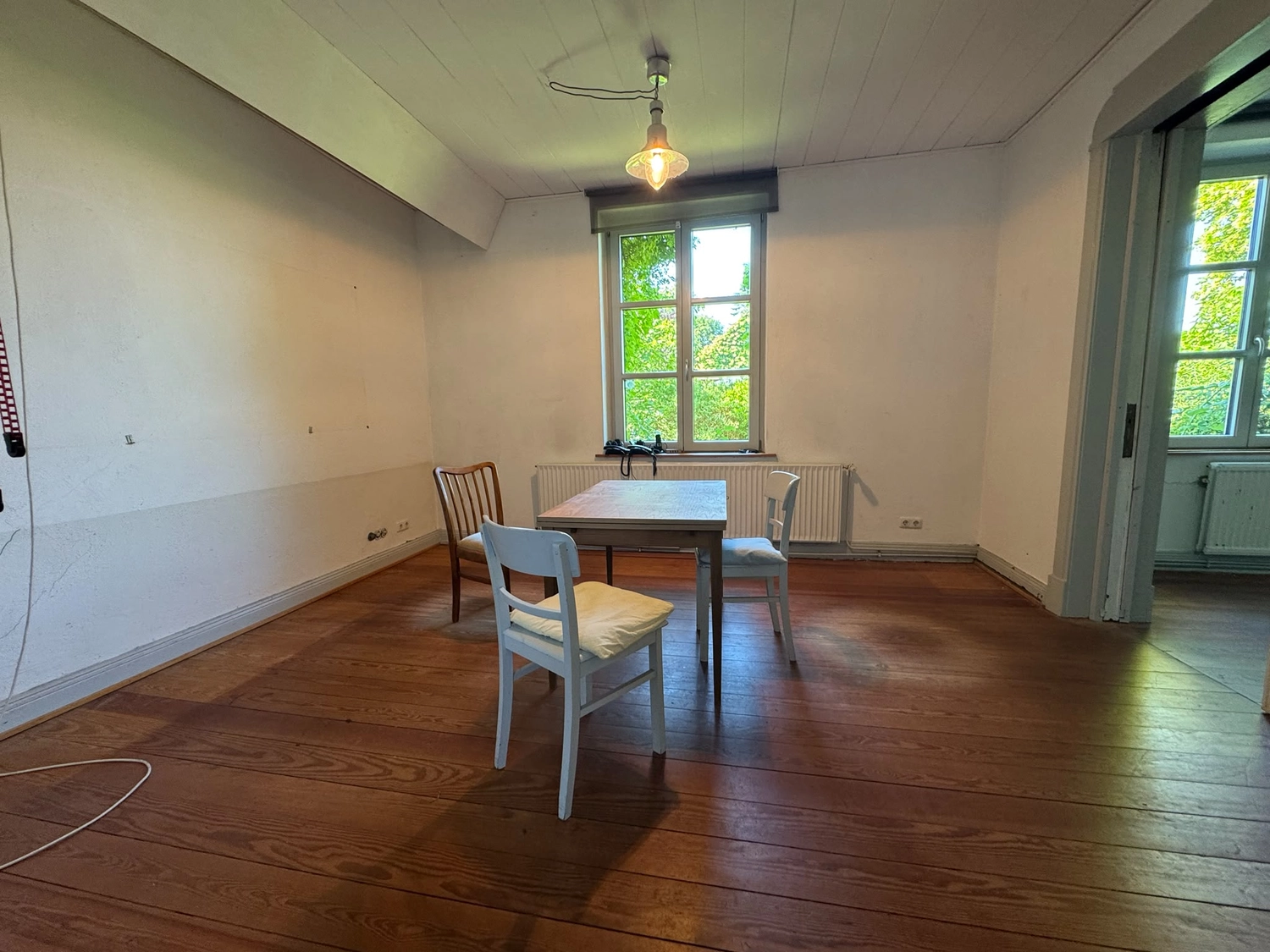 Abel & Baghai Immobilien – Ehemalige Dorfschule im Künstlerdorf Barnitz – Inspirierendes Liebhaberobjekt mit Atelierflächen, großem Grundstück und zusätzlichem Baupotenzial