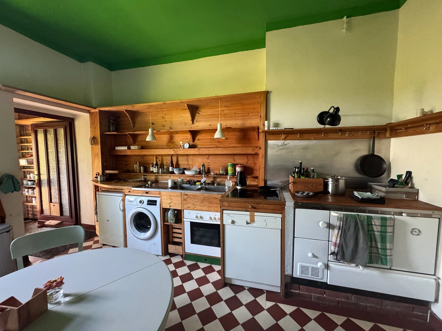 Abel & Baghai Immobilien – Ehemalige Dorfschule im Künstlerdorf Barnitz – Inspirierendes Liebhaberobjekt mit Atelierflächen, großem Grundstück und zusätzlichem Baupotenzial
