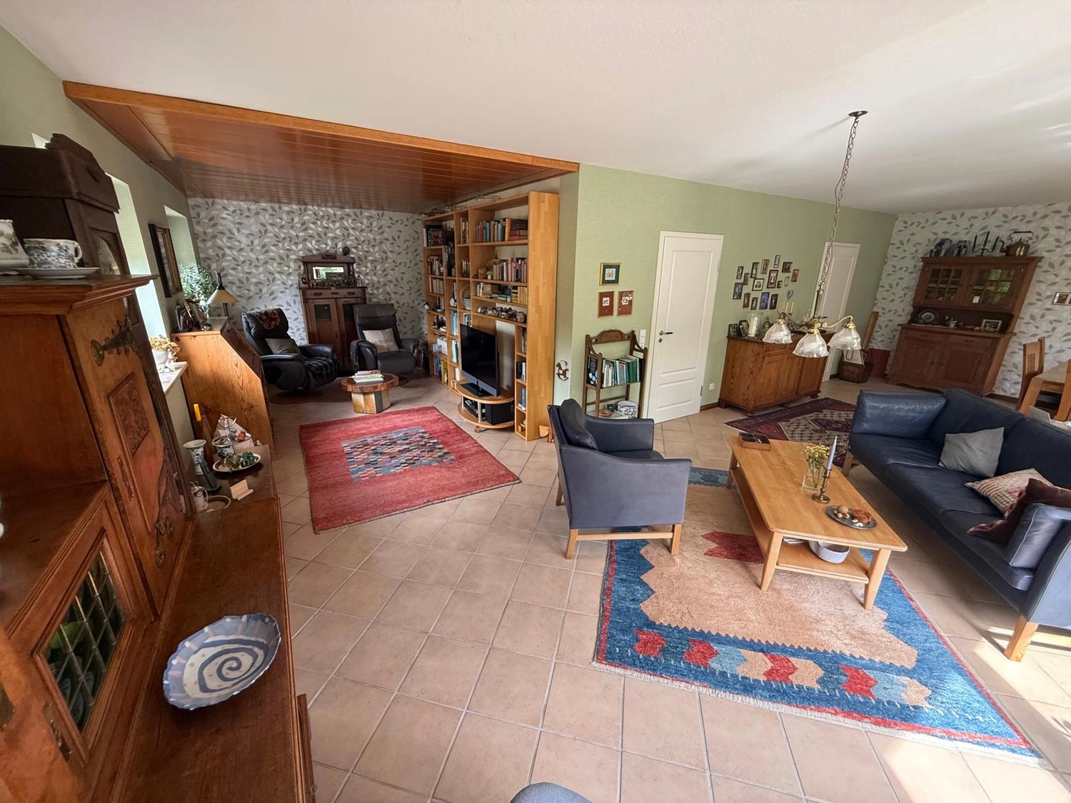 Abel & Baghai Immobilien – Ruhiger und solider Bungalow in Rümpel – großzügiges Grundstück, 2 Terrassen & Vollkeller